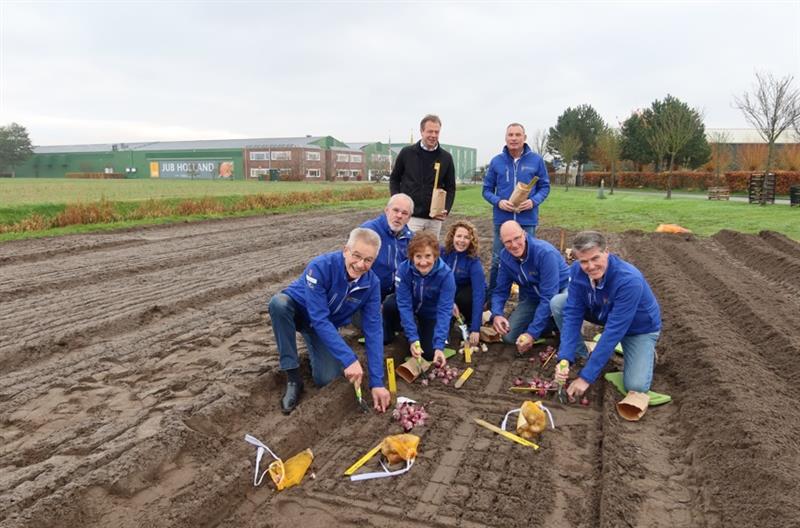 Plantmoment corso in proeftuin nieuwe opbouwlocatie JUB Holland