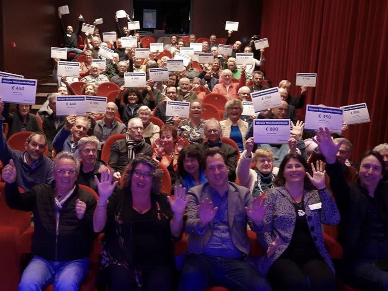 Liefst 130 clubs en goede doelen krijgen cheque van Meerlandenfonds