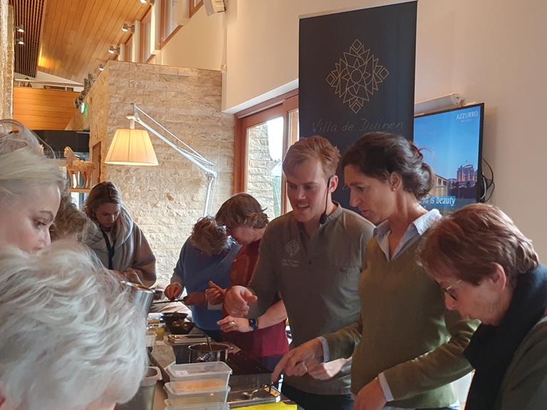 Culinaire verwennerij tijdens Azzurro's Body & Mindweken: Kookworkshop met Chefkok Stefhan Raggers v