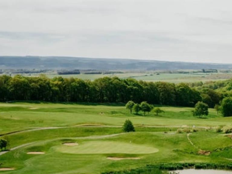 Pin High en MeerBusiness golfen op de Five Nations & Durbuy